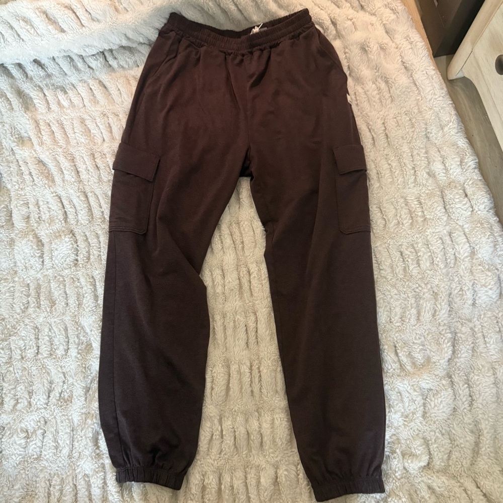 Vuori Dark Brown Cargo Joggers